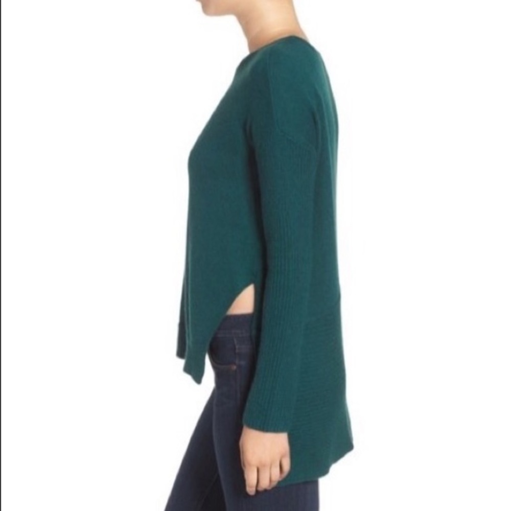 Trouve Asymmetrical Hem Black Sweater